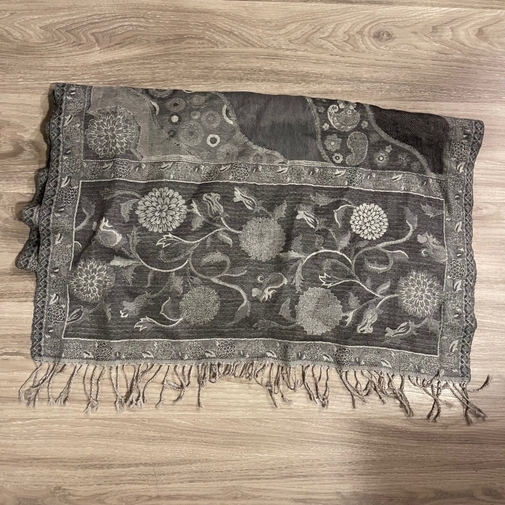 Vintage Wool Gray Pashmina Scarf Shawl Fall GrandmaCore Patterned Tassled